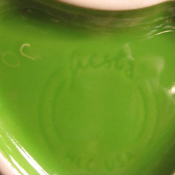 FIESTA BY HOMER LAUGHLIN SHAMROCK GREEN HEART SHAPED BOWL - Picture 2 of 2